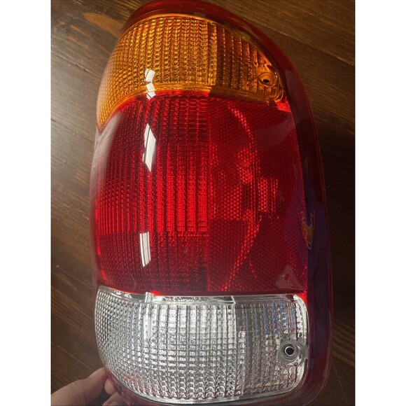 Tail Light Eagle Eyes FR278-U000R New - Picture 5 of 16